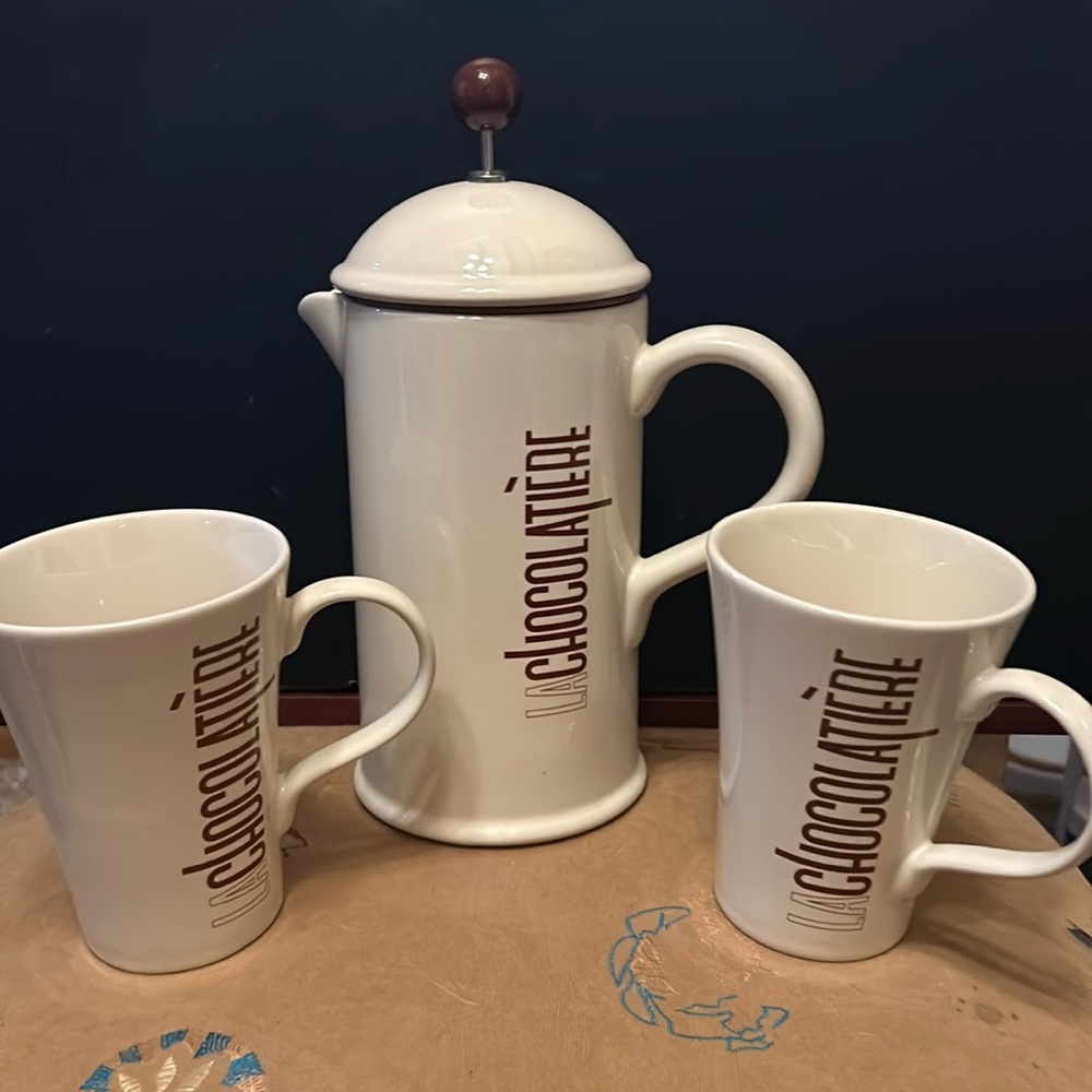 Cream Stoneware Ceramic Crate & Barrel Hot Chocolate La Cafetier